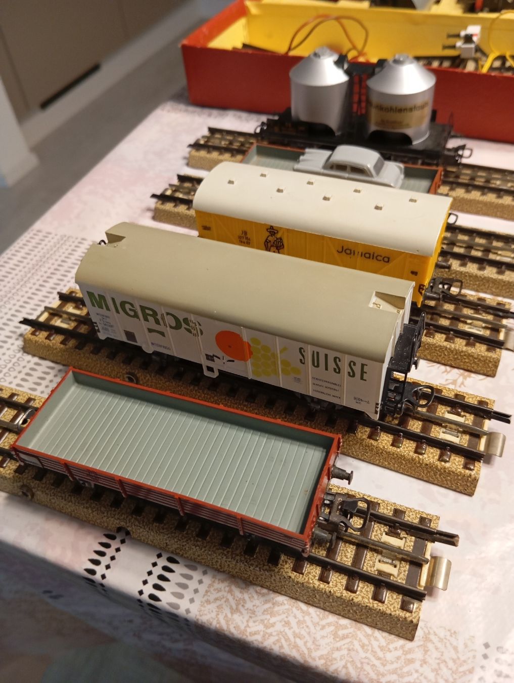 Märklin Modellini di ferrovie: divers pièces de train électrique Märklin – Usato da Reconvilier venduto da virus51 2