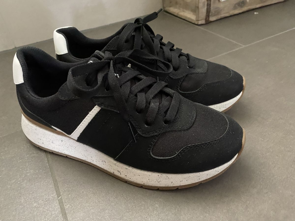 Ugg Scarpe da donna: Sneaker / Turnschuh UGG – Nuovo (secondo la descrizione) da Alchenstorf venduto da ann_ppl8