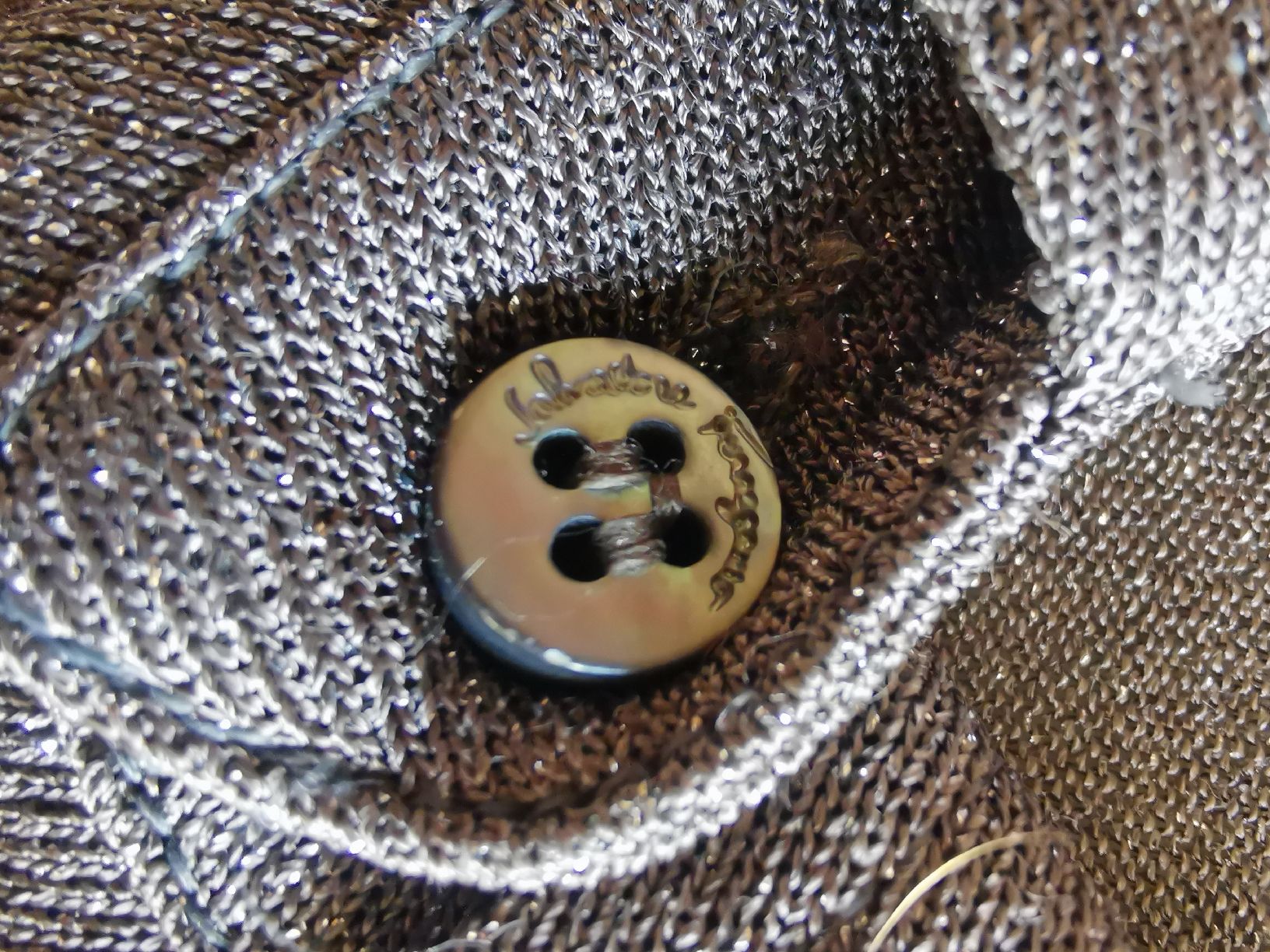 Salvatore Ferragamo Blusen: Salvatore Ferragamo, Bluse mit Metallicfäden  – Gebraucht aus Uerikon von pink_flamingo 2