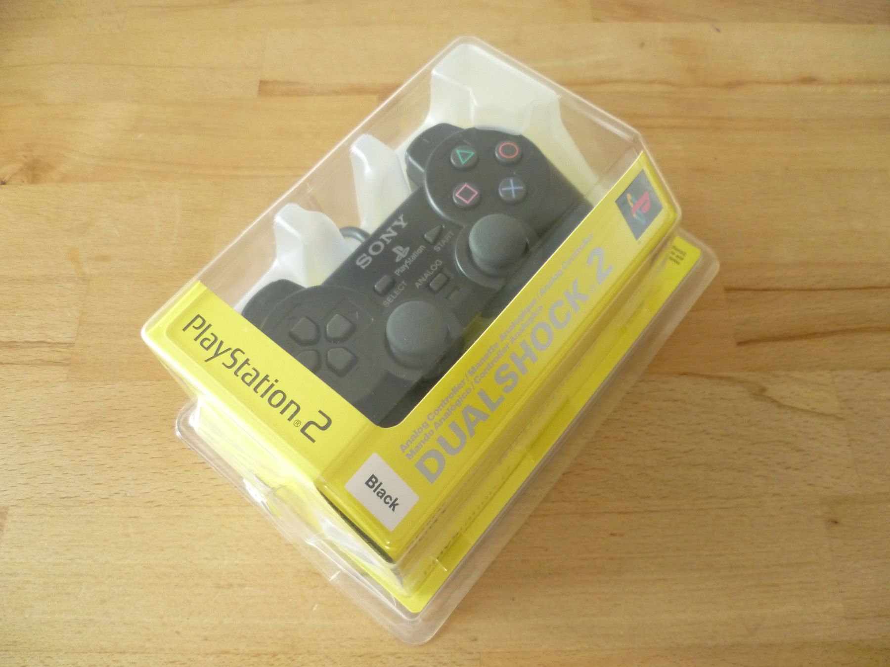 Sony Controller: Authentischer PS2 DualShock 2 Controller schwarz (FABRIKNEU) – Nuovo e nell'imballaggio originale da Thalwil venduto da ranx