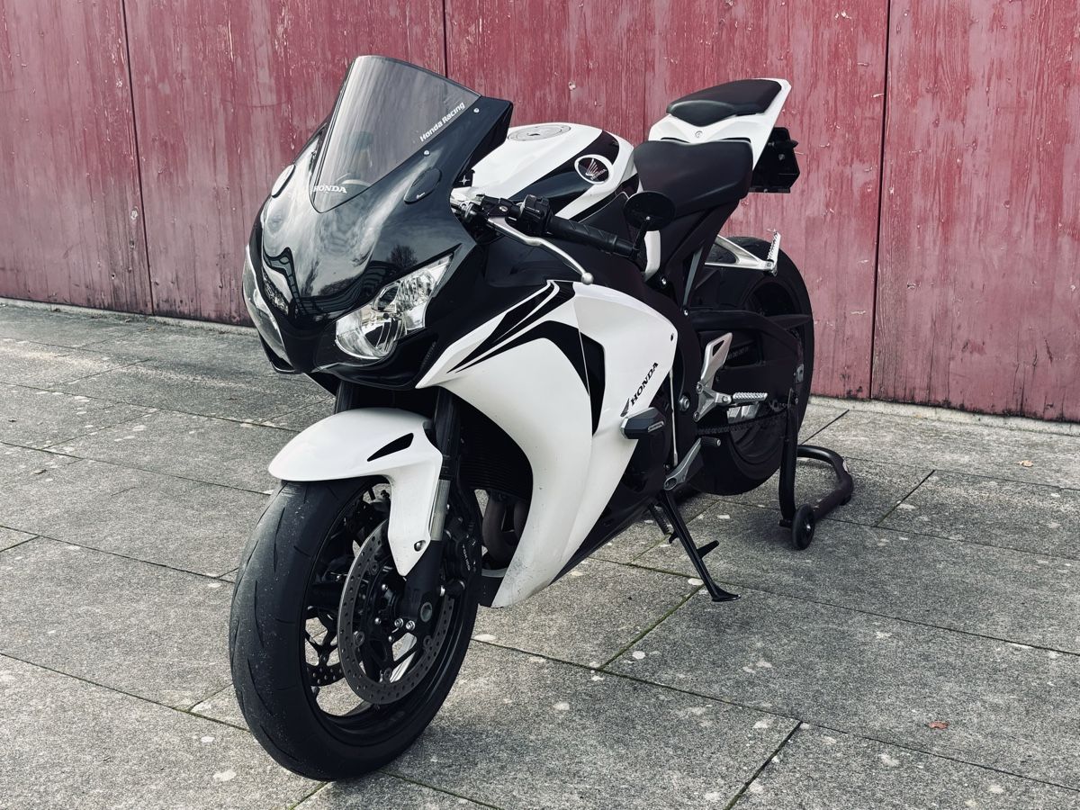 Honda Strada: Honda CBR 1000RR Fireblade SC59 – Usato da Biglen venduto da MaersuWyss 1