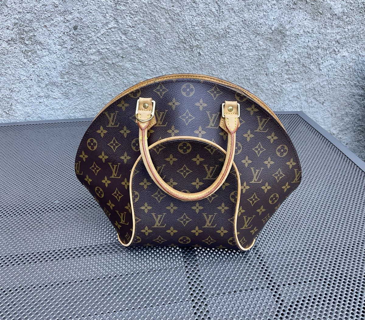 Louis Vuitton Borse da donna: Louis Vuitton Ellipse MM – Usato da Martigny venduto da lizmary 1
