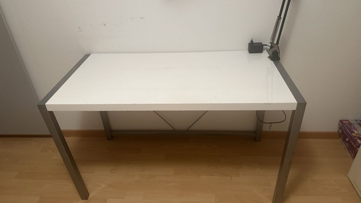 Scrivanie: Schreibtisch &Lampe – Usato da Ebikon venduto da Minimelili11 1