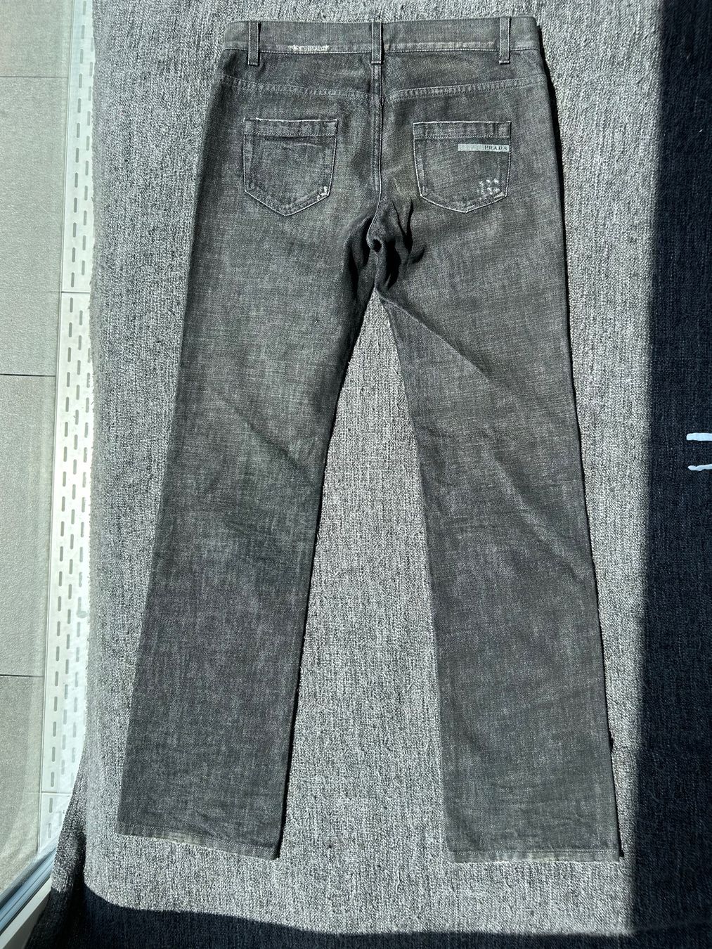 Prada Pantalons: Schwarze Original Prada Hosen, distressed Style – D'occasion à Zürich par Seraina_S 2