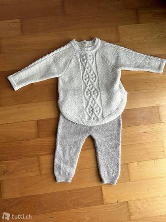 Weiche beige Hosen und Pullover, 74/68