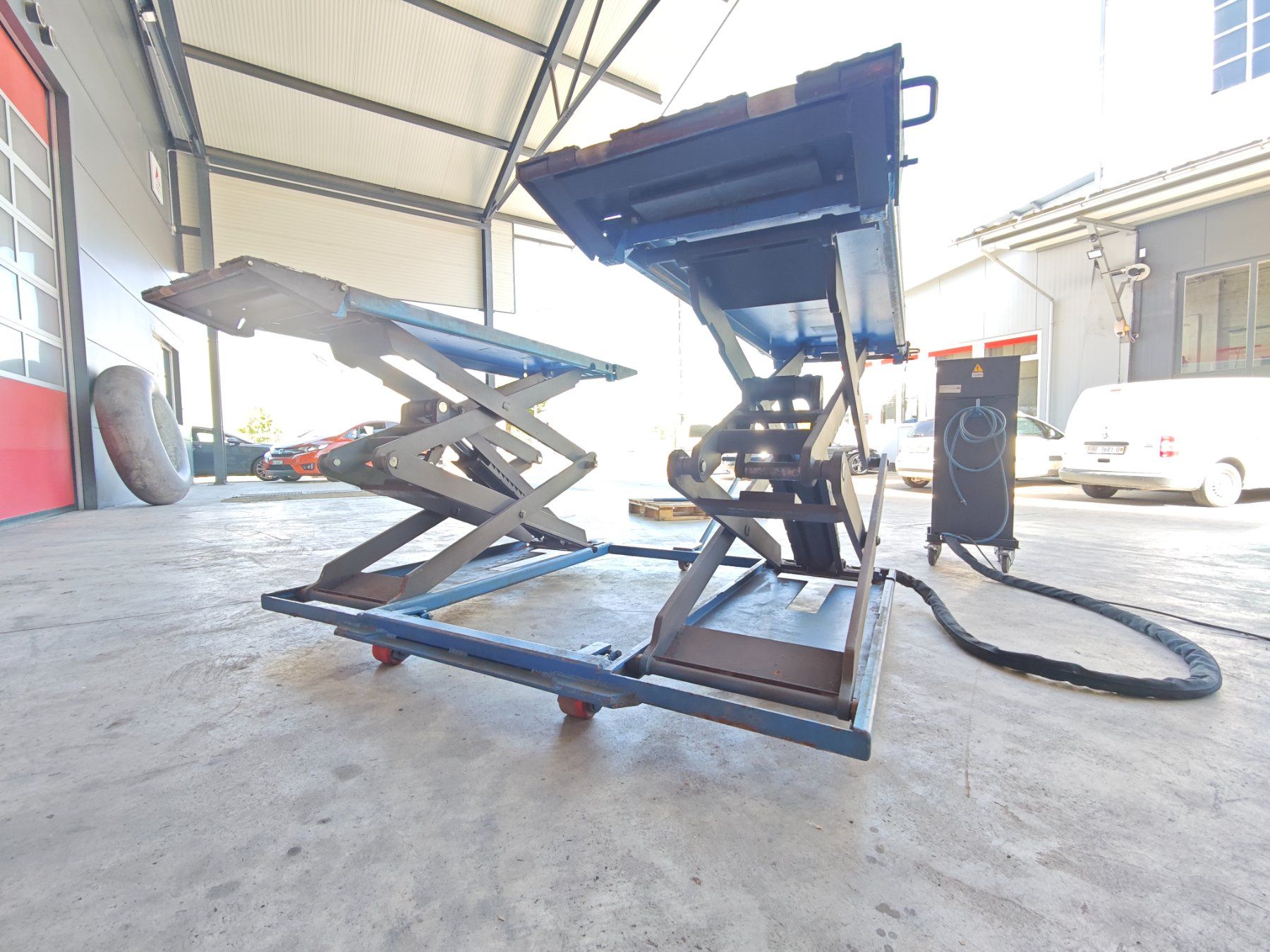 Piattaforme elevatrici & Crick: Autolift Hebebühne Scherenhebebühne Transportabel – Usato da Burgdorf venduto da duhe62 1