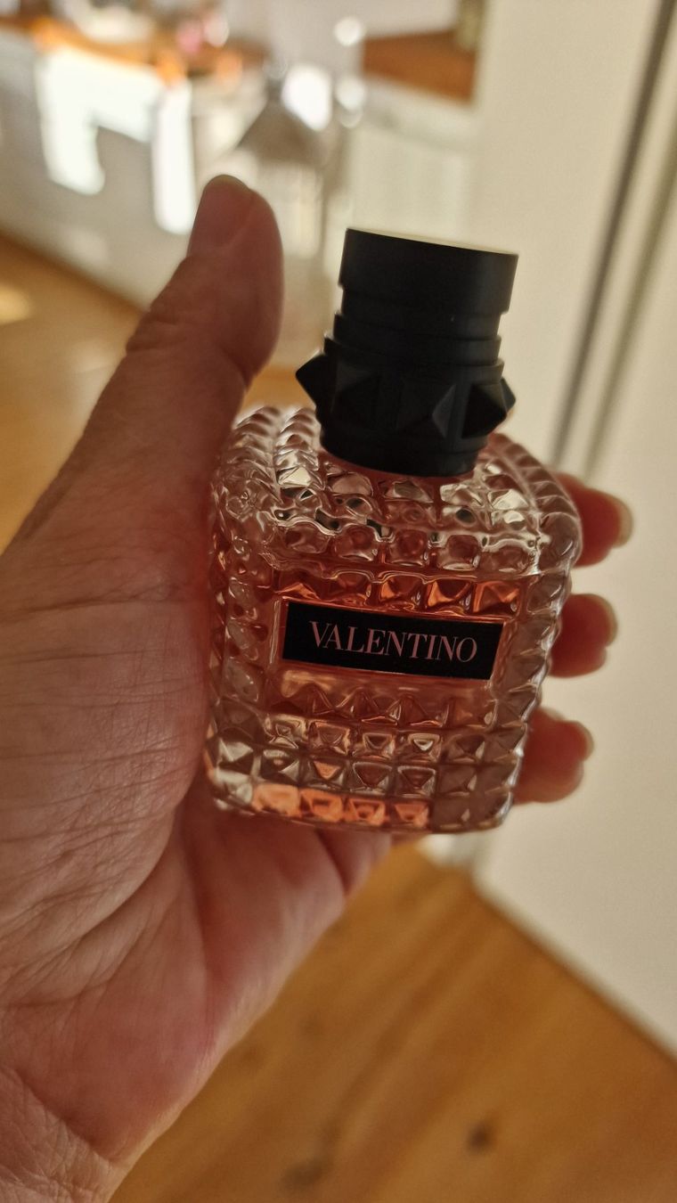 Valentino Profumi & Eau de Toilette: Parfüm Valentino – Usato da Alpnach Dorf venduto da Schanein 1