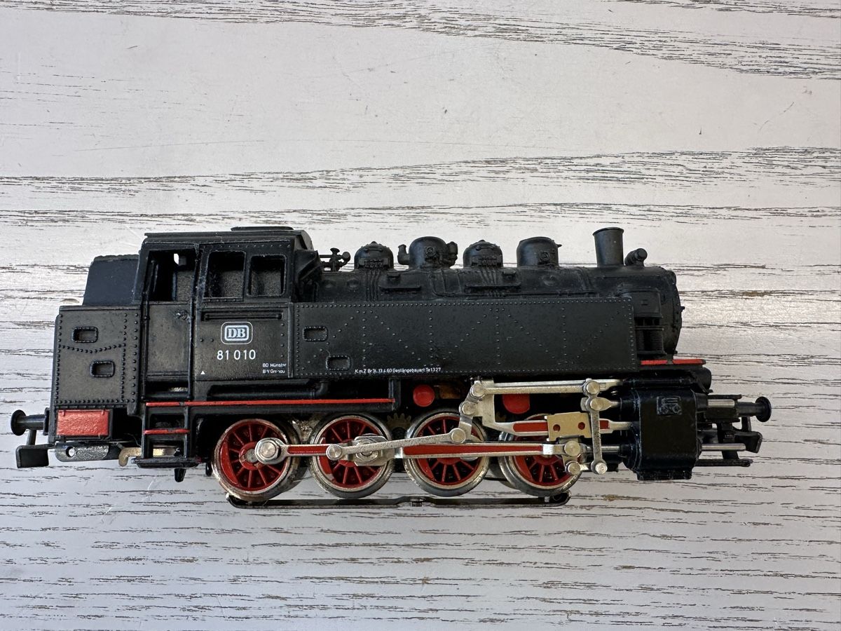 Märklin Modellini di ferrovie: Märklin 3031 DB BR 81 Tenderlok – Usato da Lupsingen venduto da New-Haven 3