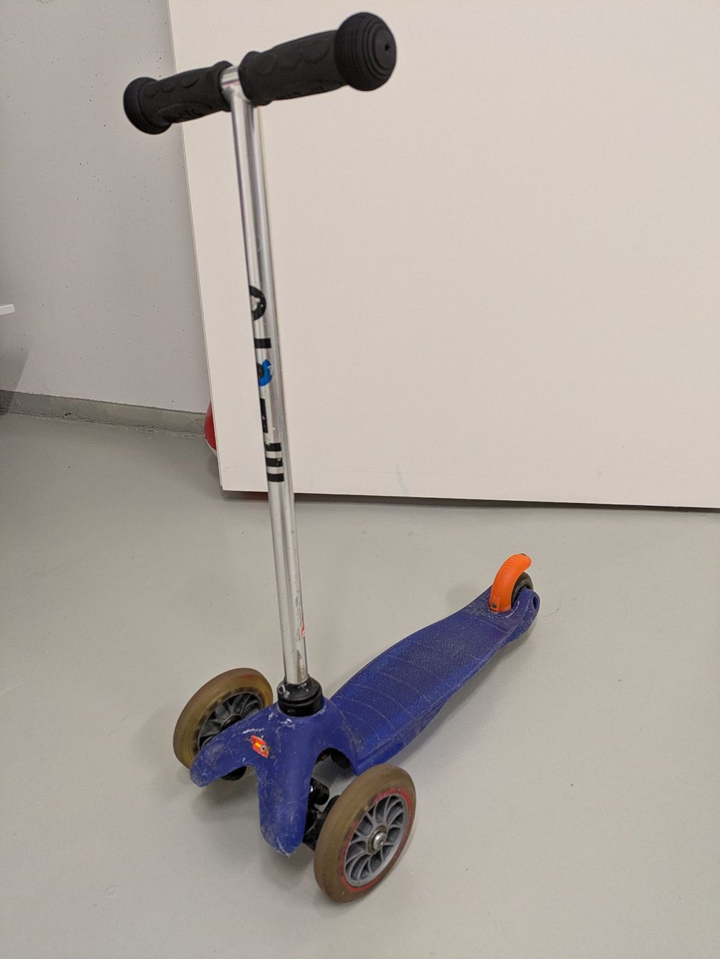 Micro Kickboard: Micro Mini Scooter, 3-rädrig – Gebraucht aus Lüchingen von BaumDo