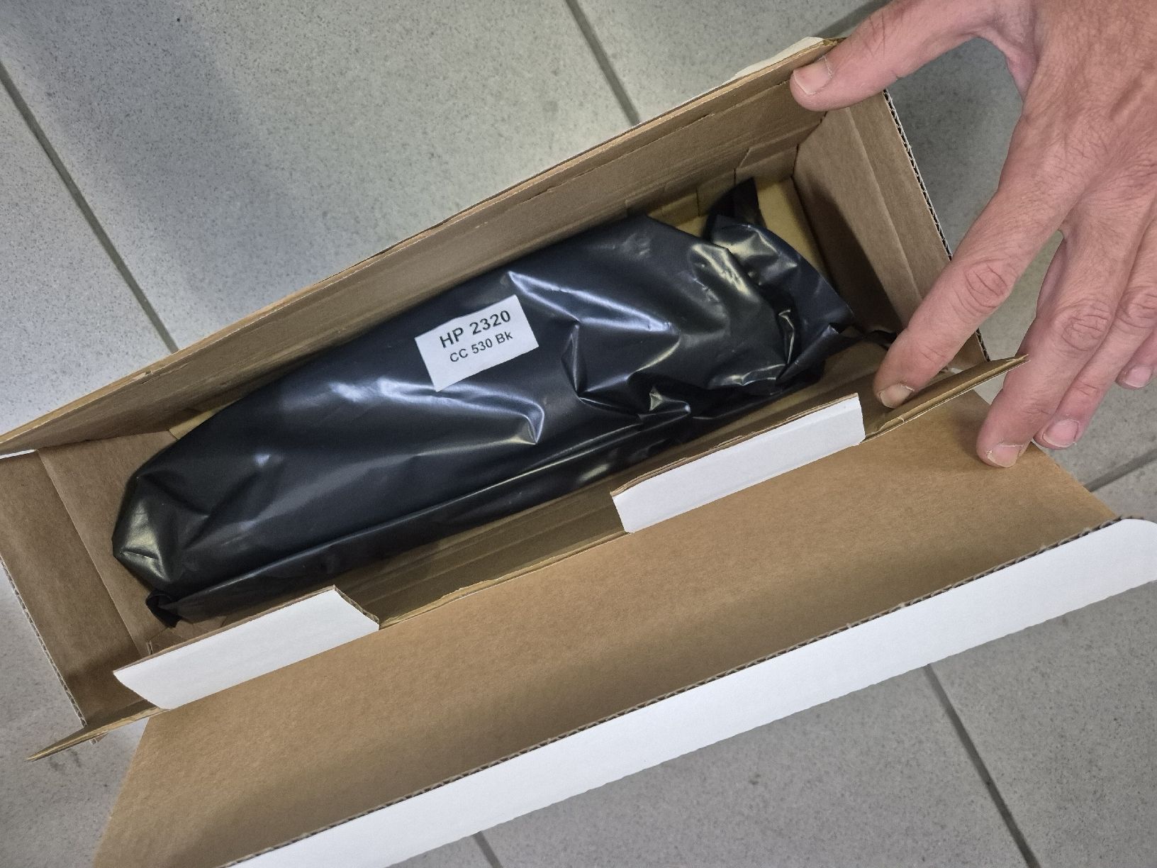Hewlett Packard Cartucce per stampanti & toner: Toner HP 2320 BLACK ....HP CC530a – Nuovo (secondo la descrizione) da Tägerig venduto da Cellito 1