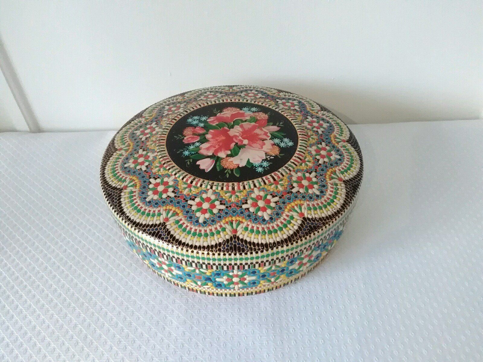 Alle Dekorationen: Wunderschöne Vintage Blechdose – Gebraucht aus Buochs von Jenymak