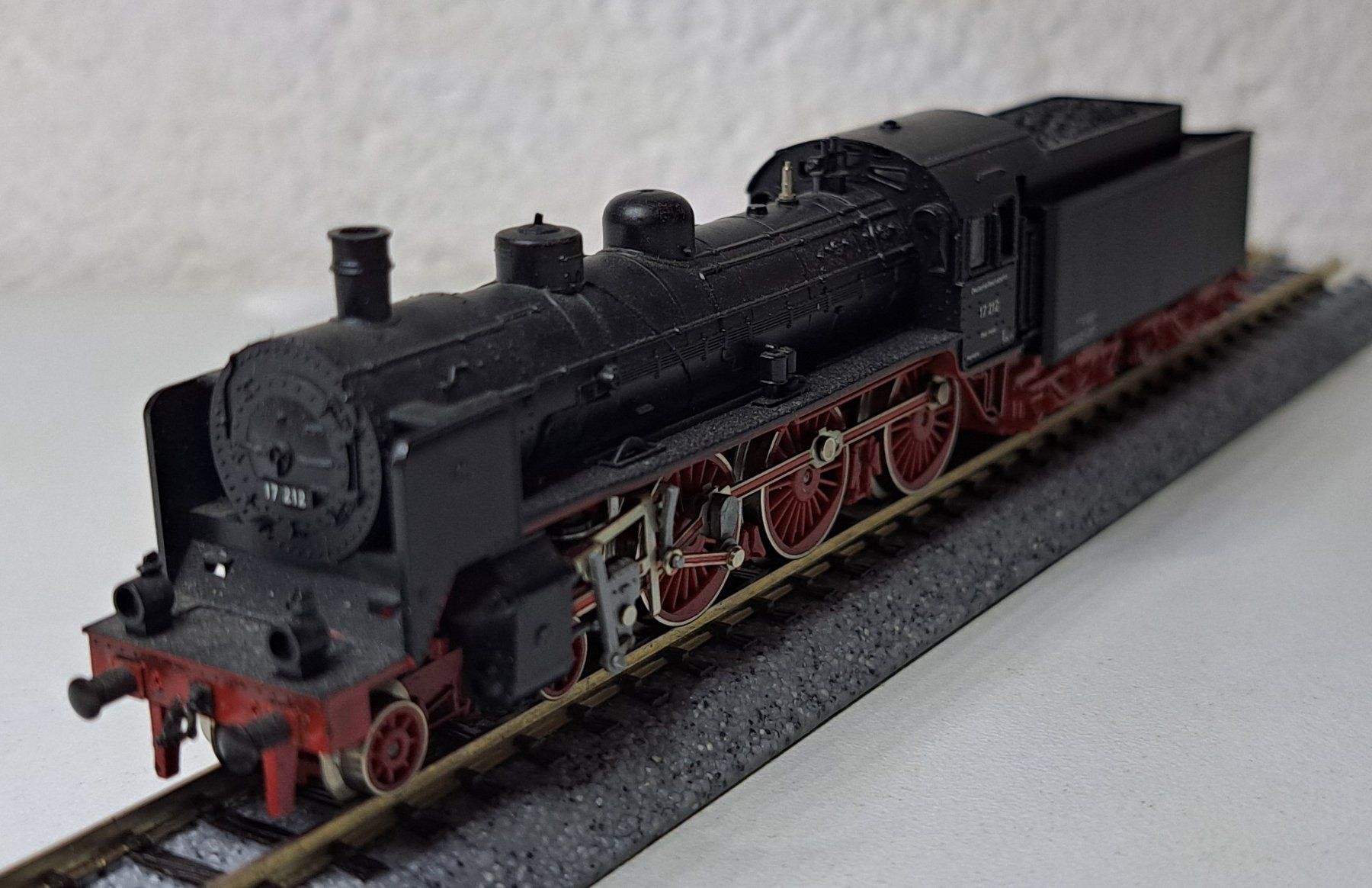 Trix Modellini di ferrovie: BR 17 212 Dampfloki mit Tender Trix Spur N Analog EVP – Usato da Salez venduto da rhb-spur-n 2