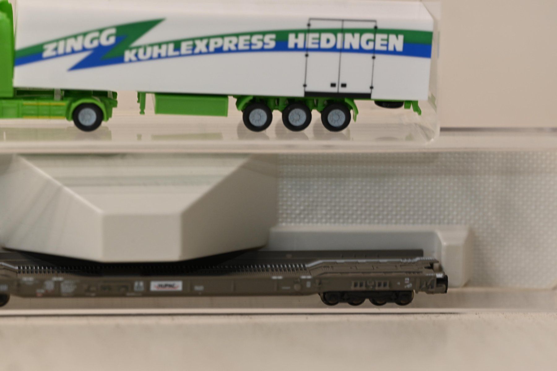 Fleischmann Trains électriques: Hupac Wagen Zingg Hedingen Fleischmann Spur N mit OVP – D'occasion à Laupen ZH par Zmoewe 2
