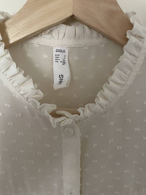 Blusen: Bluse weiss mit Punkten – Gebraucht aus Niederurnen von sabakx 2