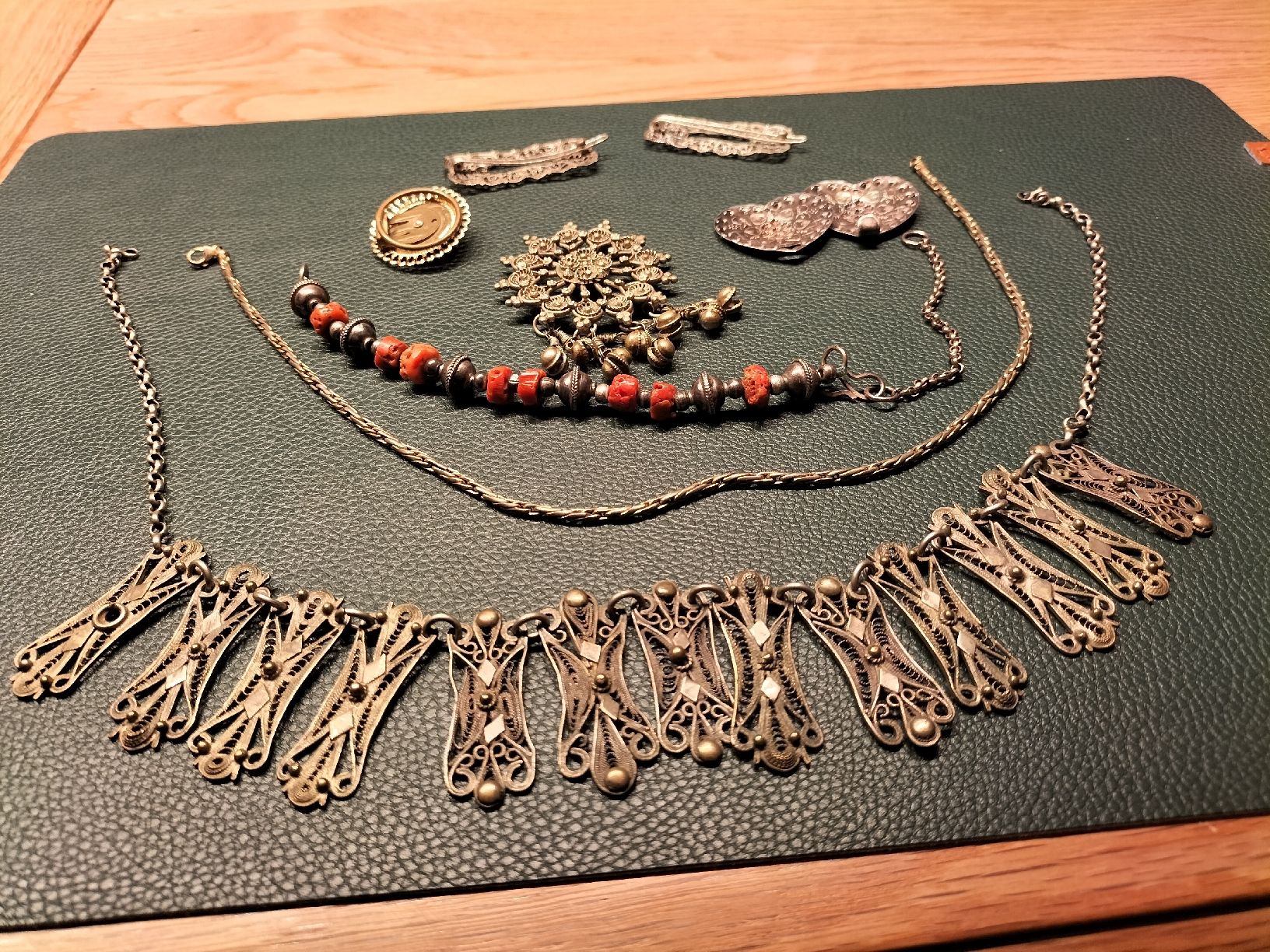 Altri gioielli: Vintage/Antik Modeschmuck Konvolut – Usato da Müselbach venduto da pat_9c9w 1