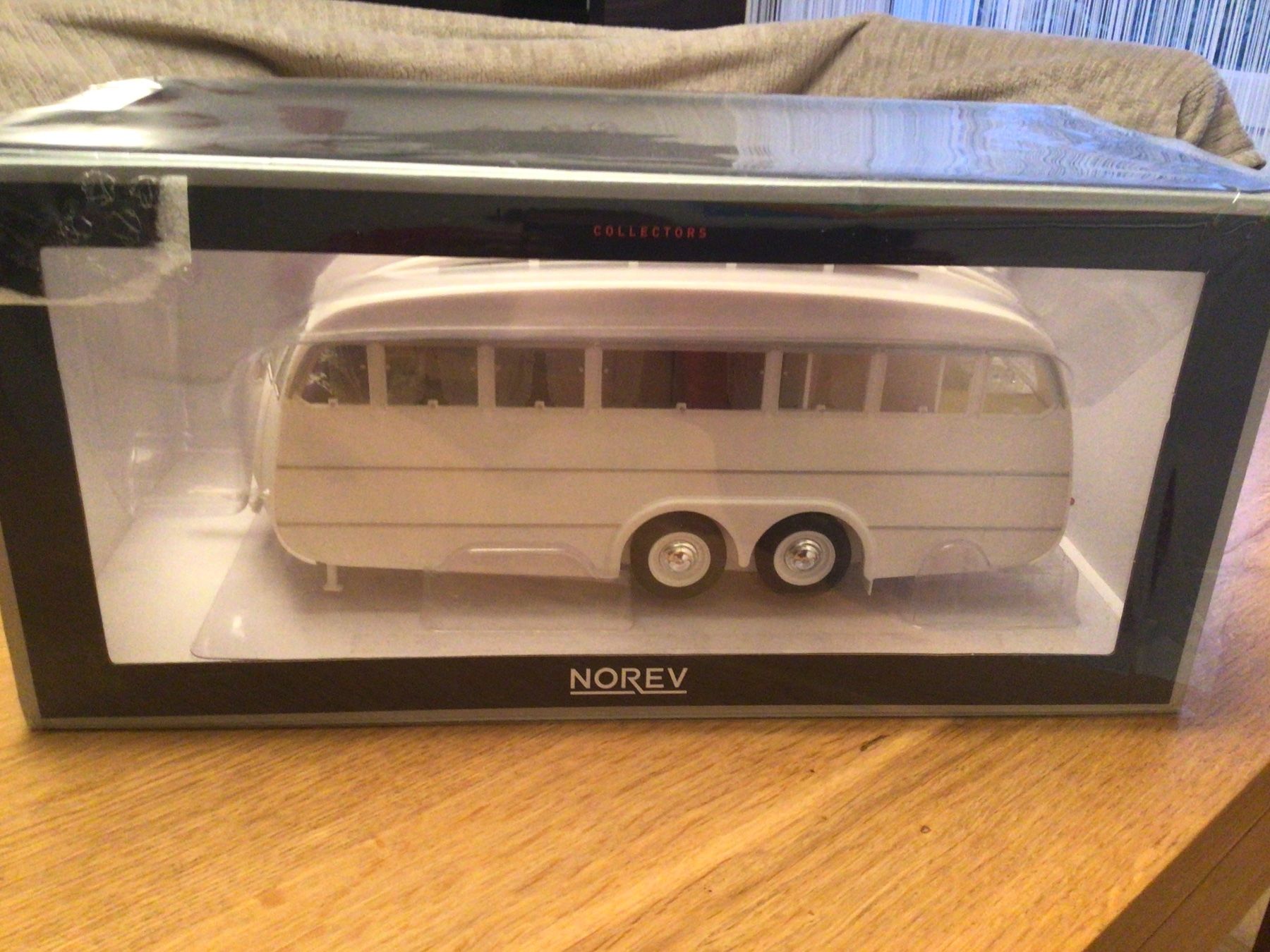Norev Modellini d'auto: Norev Caravan – Usato da Oberengstringen venduto da Reini1063