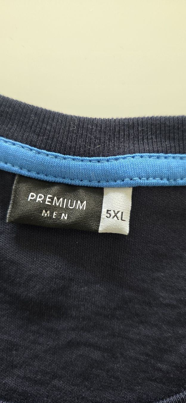 T-Shirts: T-shirt 5xl neuf – Neu und originalverpackt aus Estavayer-Le-Lac von zazadavidson 1