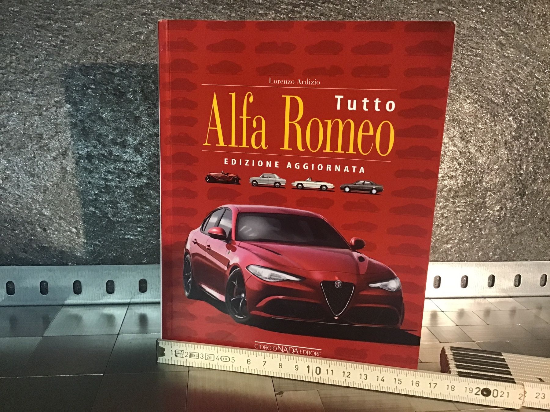 Livres: BUCH ALFA ROMEO – D'occasion à Männedorf par Spezial-Modelle
