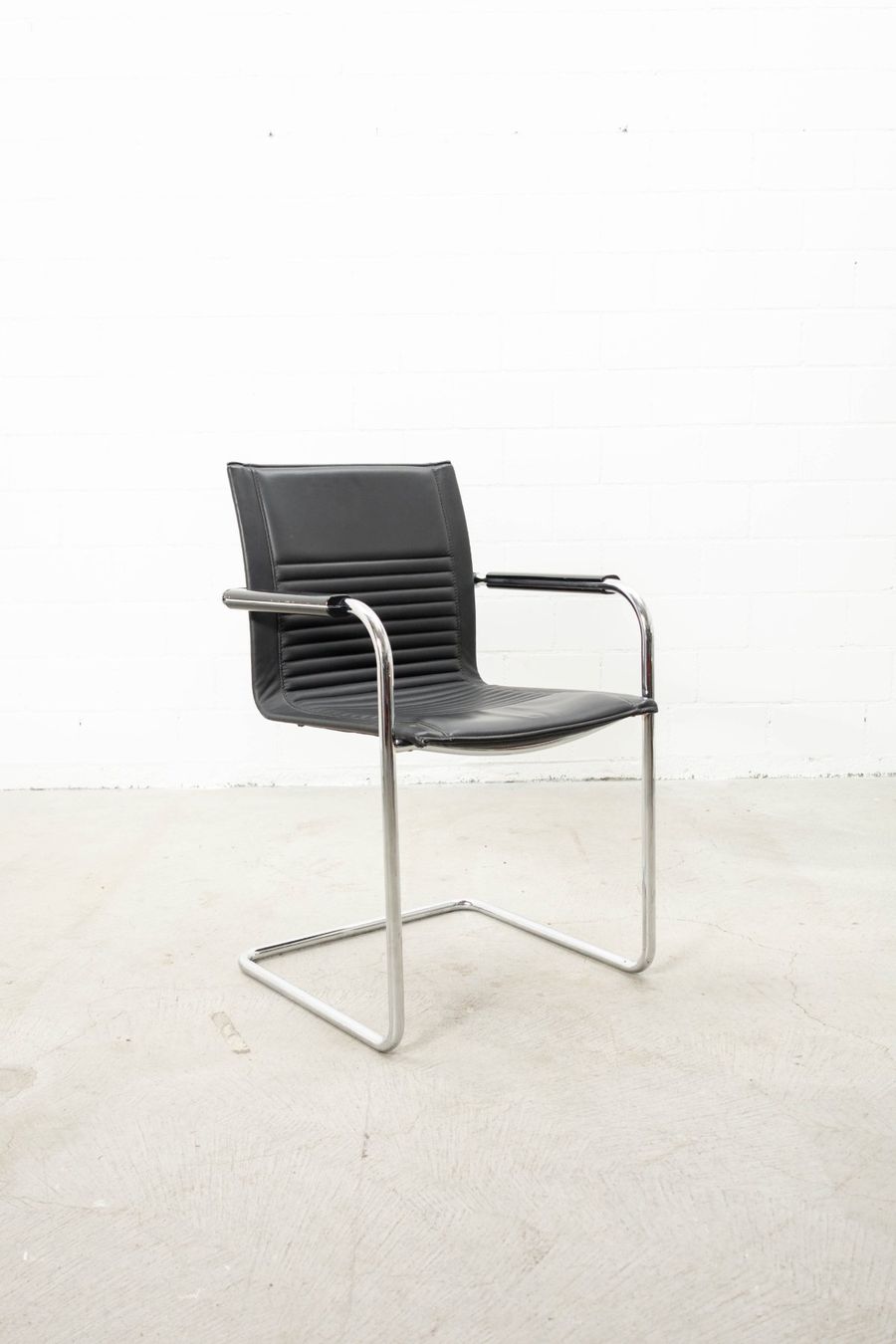 Knoll Sedie: Dialog Freischwinger Walter Knoll Art Collection – Usato da Zürich venduto da ZuercherBrockenhaus 1
