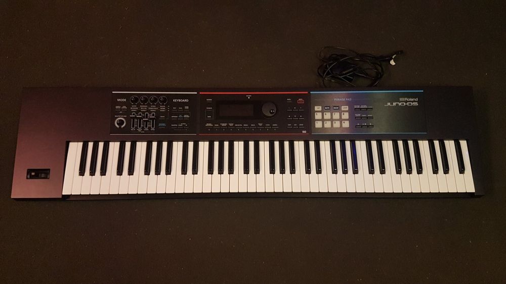 Roland JunoDS Synthesizer 76 Tasten neuwertig Kaufen auf Ricardo