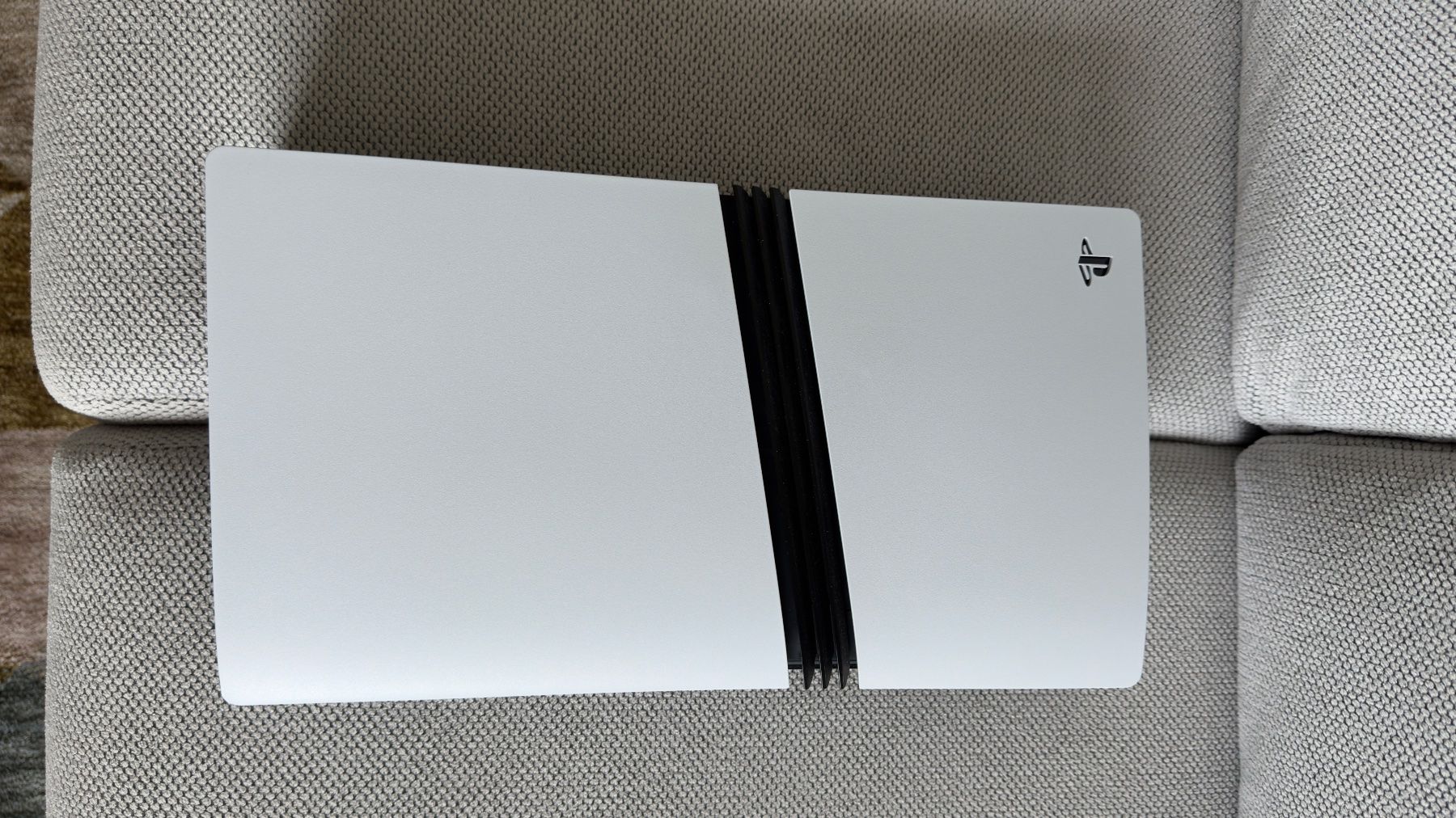 Sony Consoles: Playstation 5 Pro 2TB – Neuf (Voir description) à Basel par LukaAusBasel 2