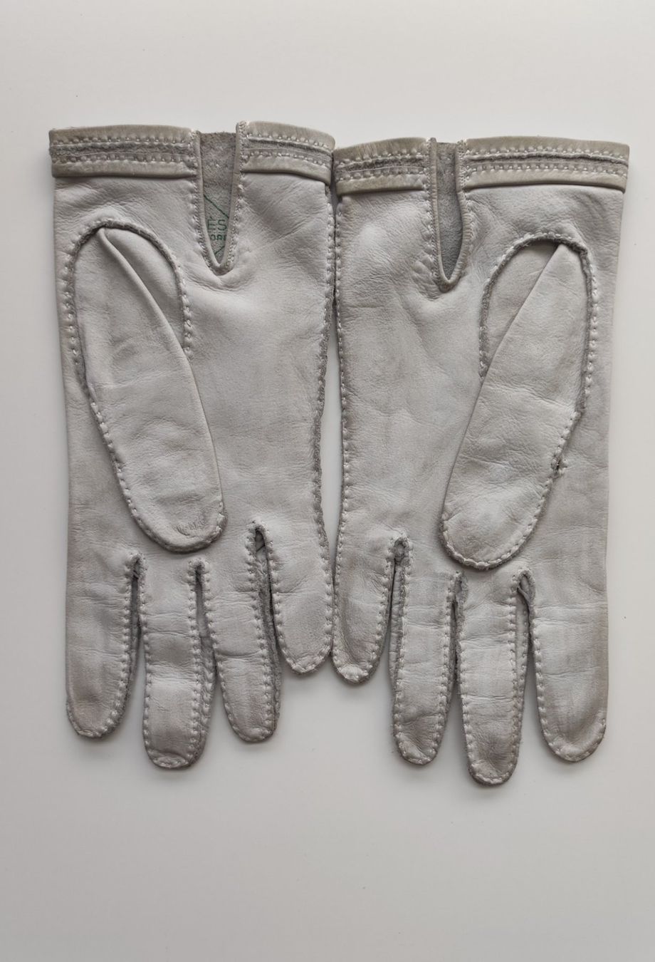 Guanti & manicotti: Hermès gloves – Usato da Zug venduto da LindaManga 1