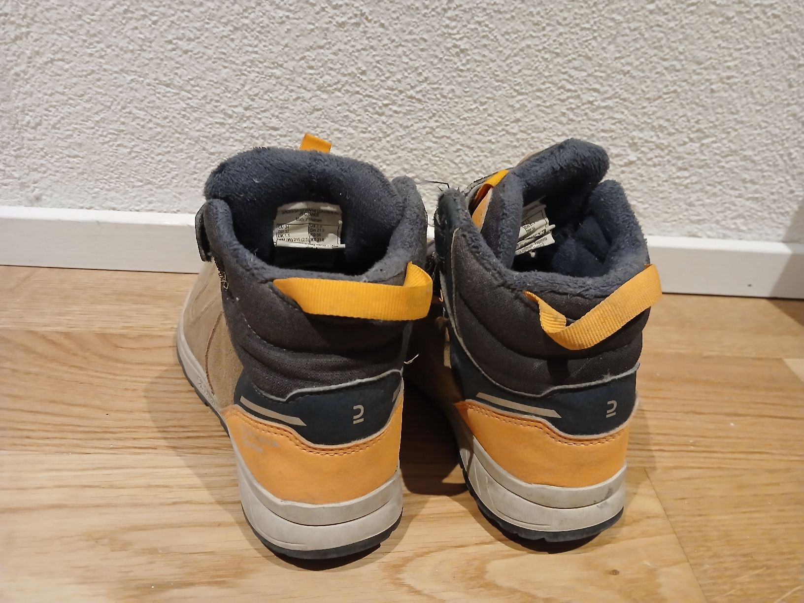Decathlon Scarpe per ragazzi: Kinder Wanderschuhe Quechua Grösse 34 – Usato da Schneisingen venduto da grolito 1