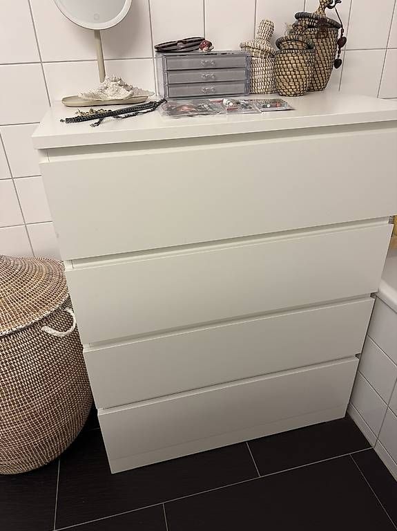 Commodes: IKEA Malm weiss  – D'occasion à Buchs ZH par dom618 1