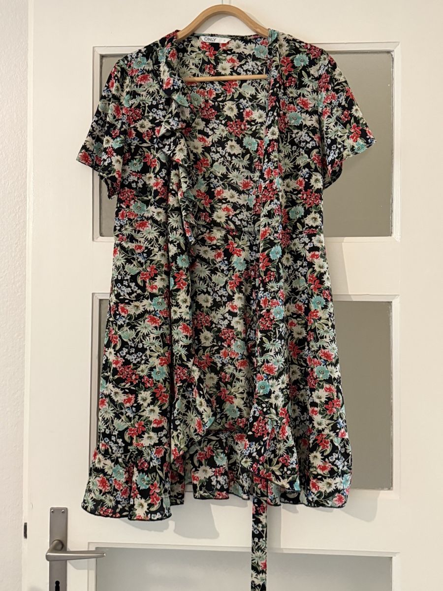Only Kleider: Blumenkleid von Only, Grösse 36, neuwertig – Neu (gemäss Beschreibung) aus Basel von zukk_