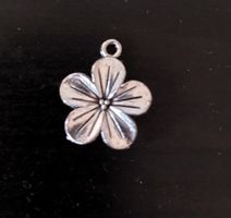 Charm Anhaenger Blumen