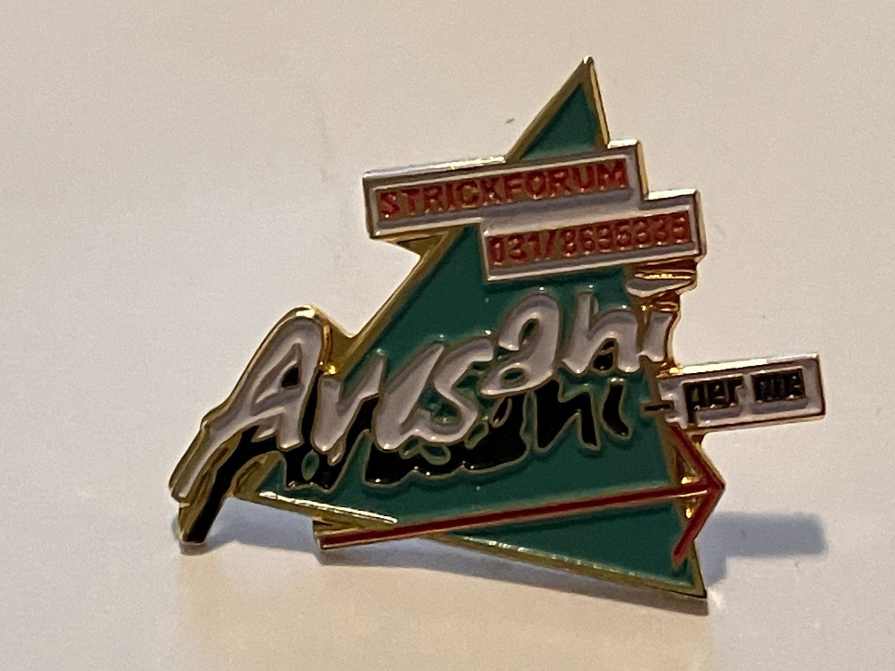 Placchette & Badge: 1 Pin Strickforum – Usato da Basel venduto da djwwpp