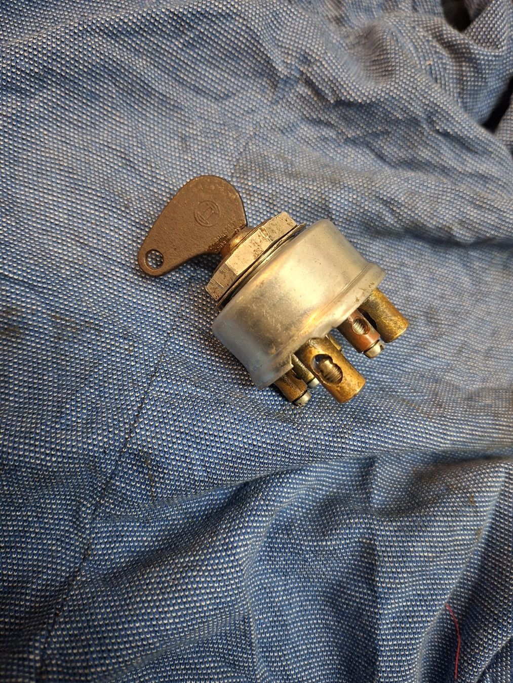 Bosch Sonstiges Fahrzeugzubehör: Zündschloss Bosch no. 0342201009 – Gebraucht aus Aeschau von Elu2000 3