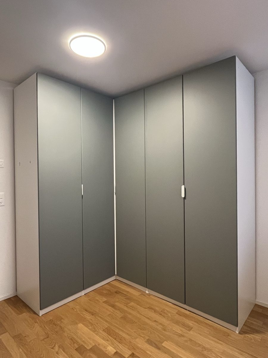 Ikea Armadi: IKEA PAX Eckschrank – Usato da Frauenfeld venduto da heyLani