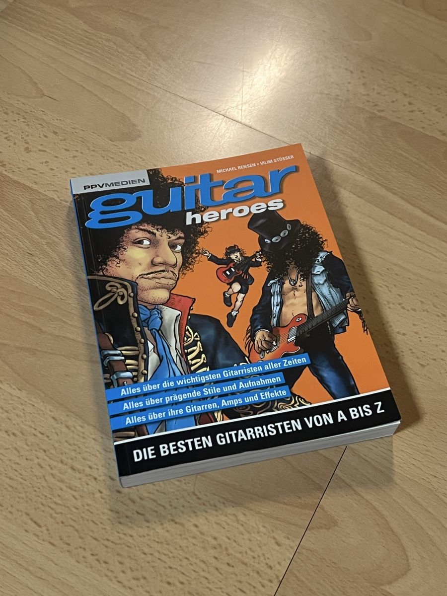 Libri: Buch: Guitar Heroes  – Nuovo (secondo la descrizione) da Oekingen venduto da steph.67