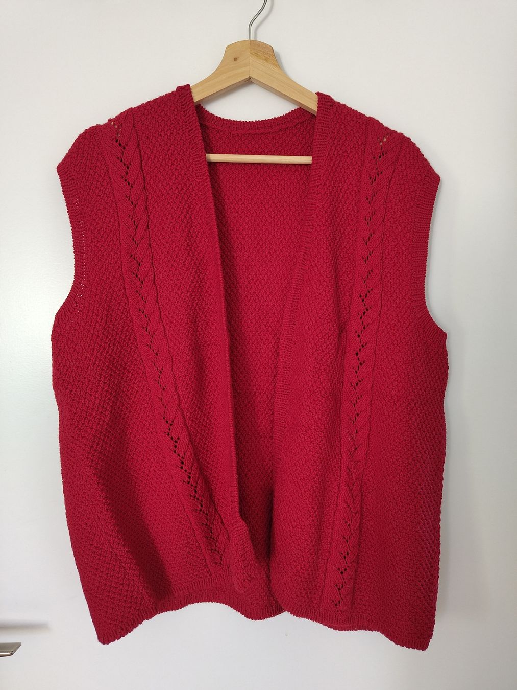 Gilets: Gestricktes Gilet mit Muster – Défectueux à Wädenswil par plantmom