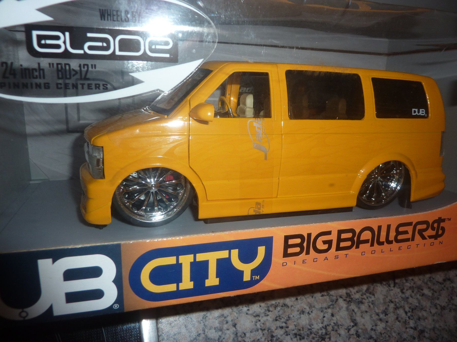 Chevrolet Modellautos: CHEVY ASTRO – Neu und originalverpackt aus Balsthal von bouteliee