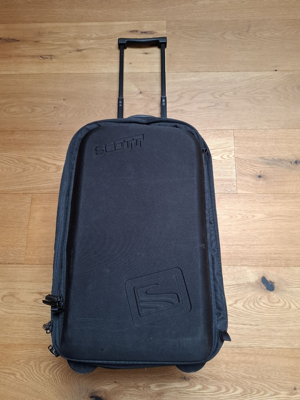 Valises de voyage: Reisetasche Scott Trolley Schwarz  – D'occasion à Arnegg par Seesicht64 1