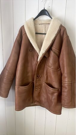Lammfelljacke braun mit hellem Futter