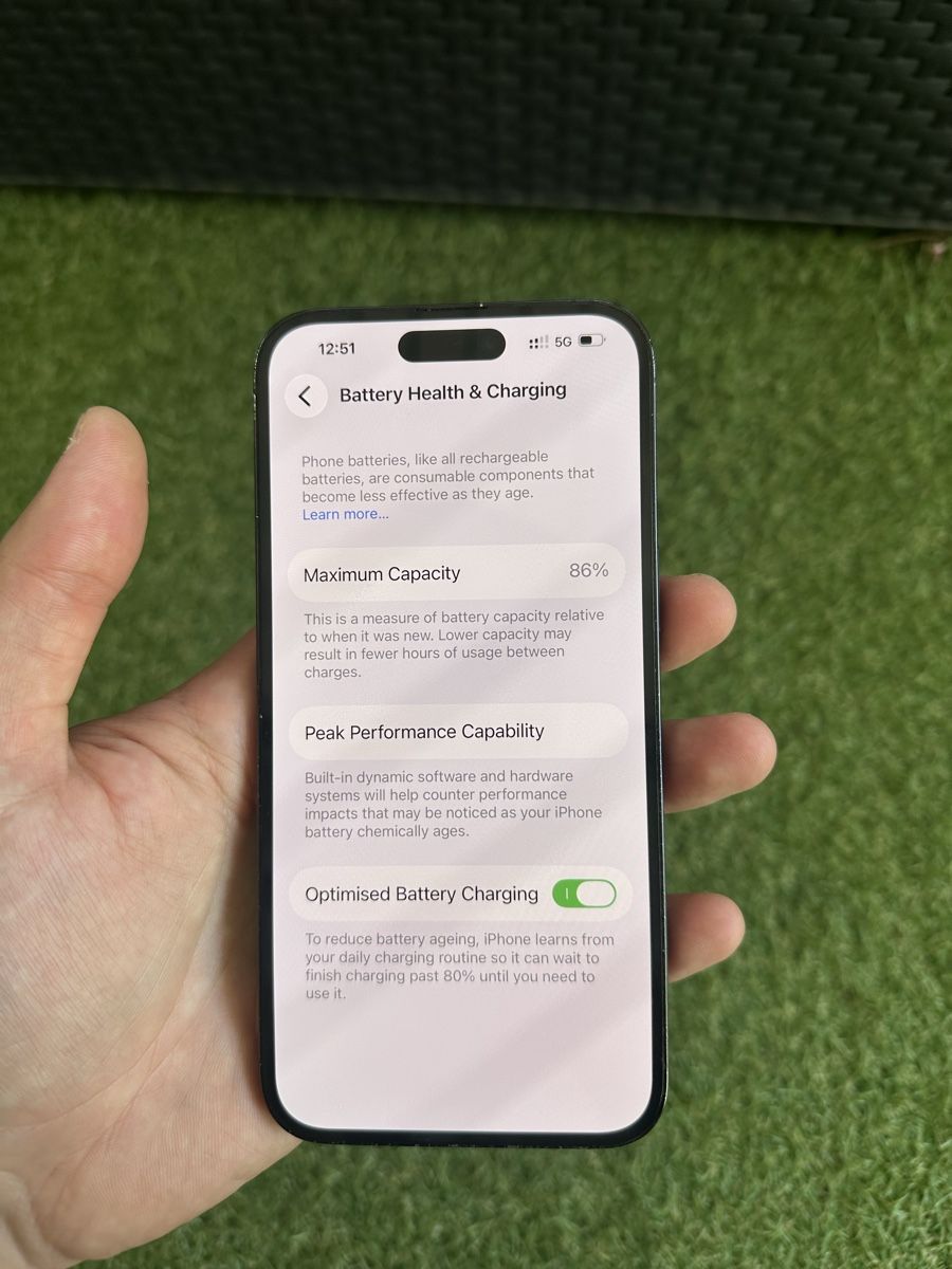 Apple Telefoni cellulari / Smartphones: iPhone 14 Pro Max Case and Charger Used – Usato da Buchs SG venduto da BobRob 7