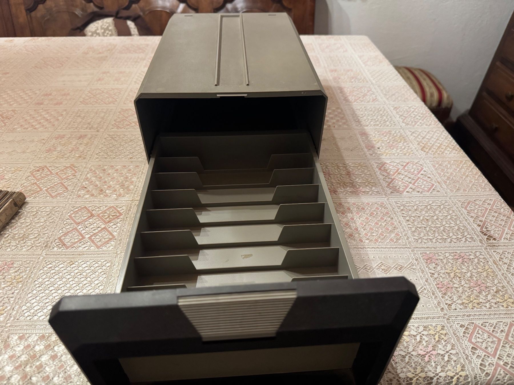 Tutti i VHS: Boxe um VHS-Kasetten zu versorgen – Usato da Winterthur venduto da sportdisco2 3