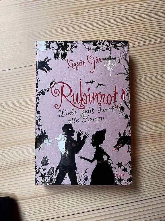 Livres: Rubinrot von Kerstin Gier – D'occasion à Blumenstein par moa_kairi