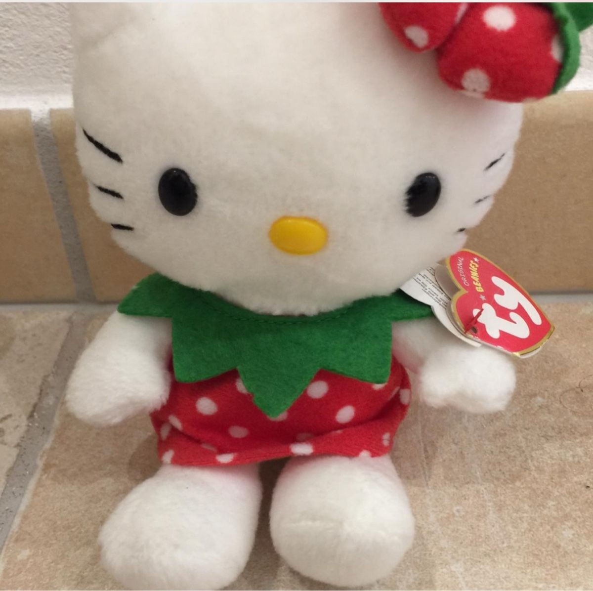 Hello Kitty Giocattoli: Peluche Hello Kitty: 2 pezzi, nuovi! – Nuovo (secondo la descrizione) da Losone venduto da Tilly-nb7t 2