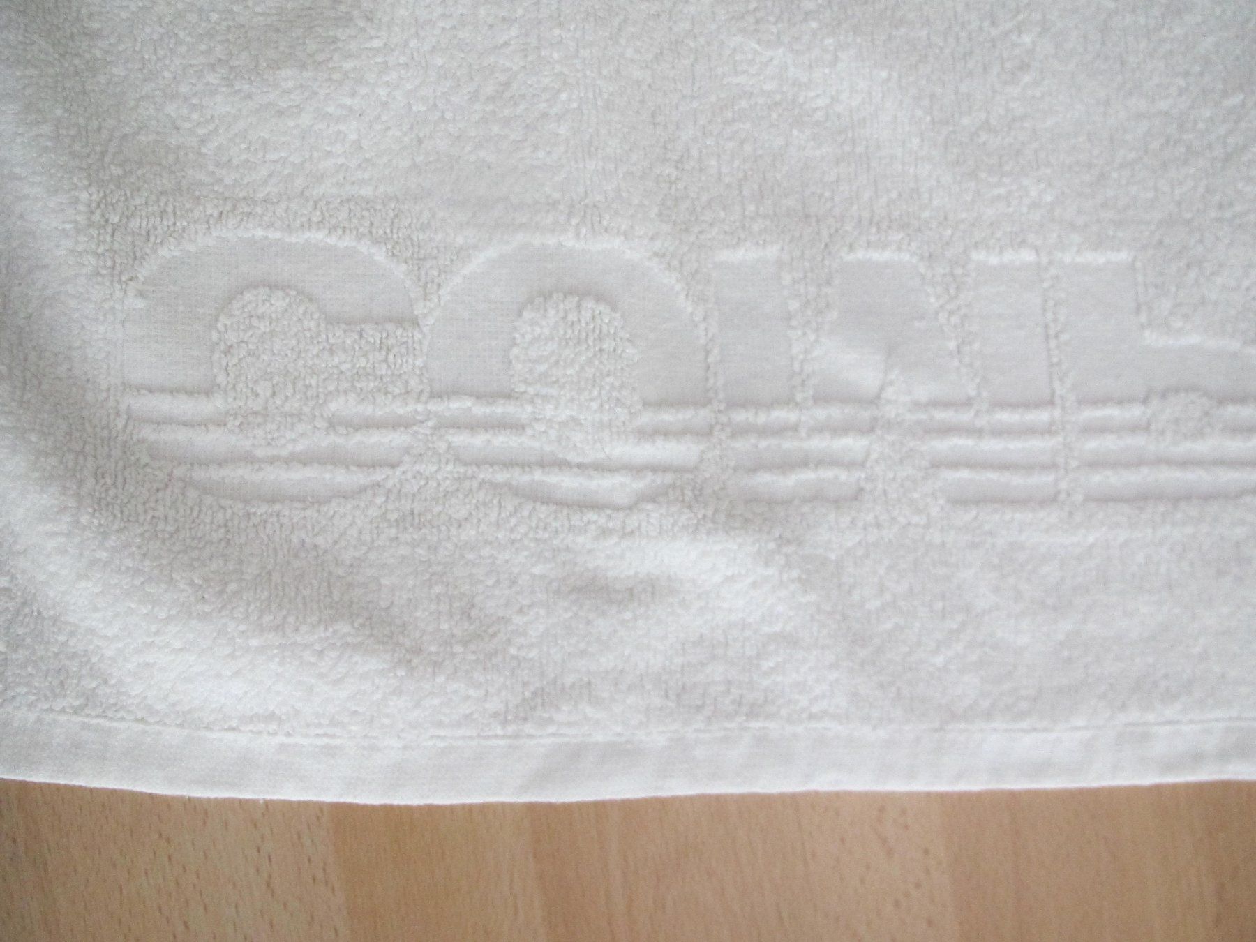 Teli da bagno: SERVIETTES ET LAVETTES DE TOILETTES – Usato da Murten venduto da Selliot 2