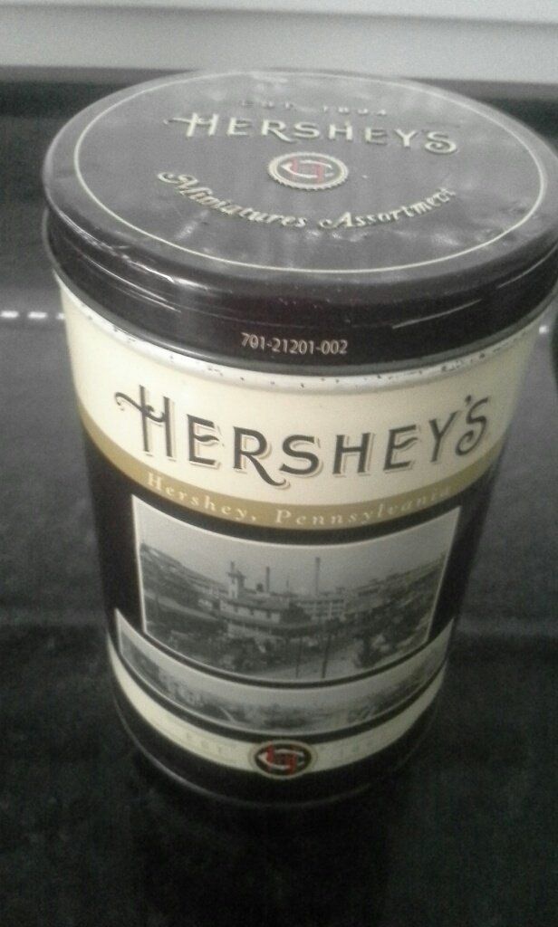 Barattoli: 2 boîtes métal HERSHEY'S + Irish Tofee – Usato da Le Mont-sur-Lausanne venduto da picachu1052 1