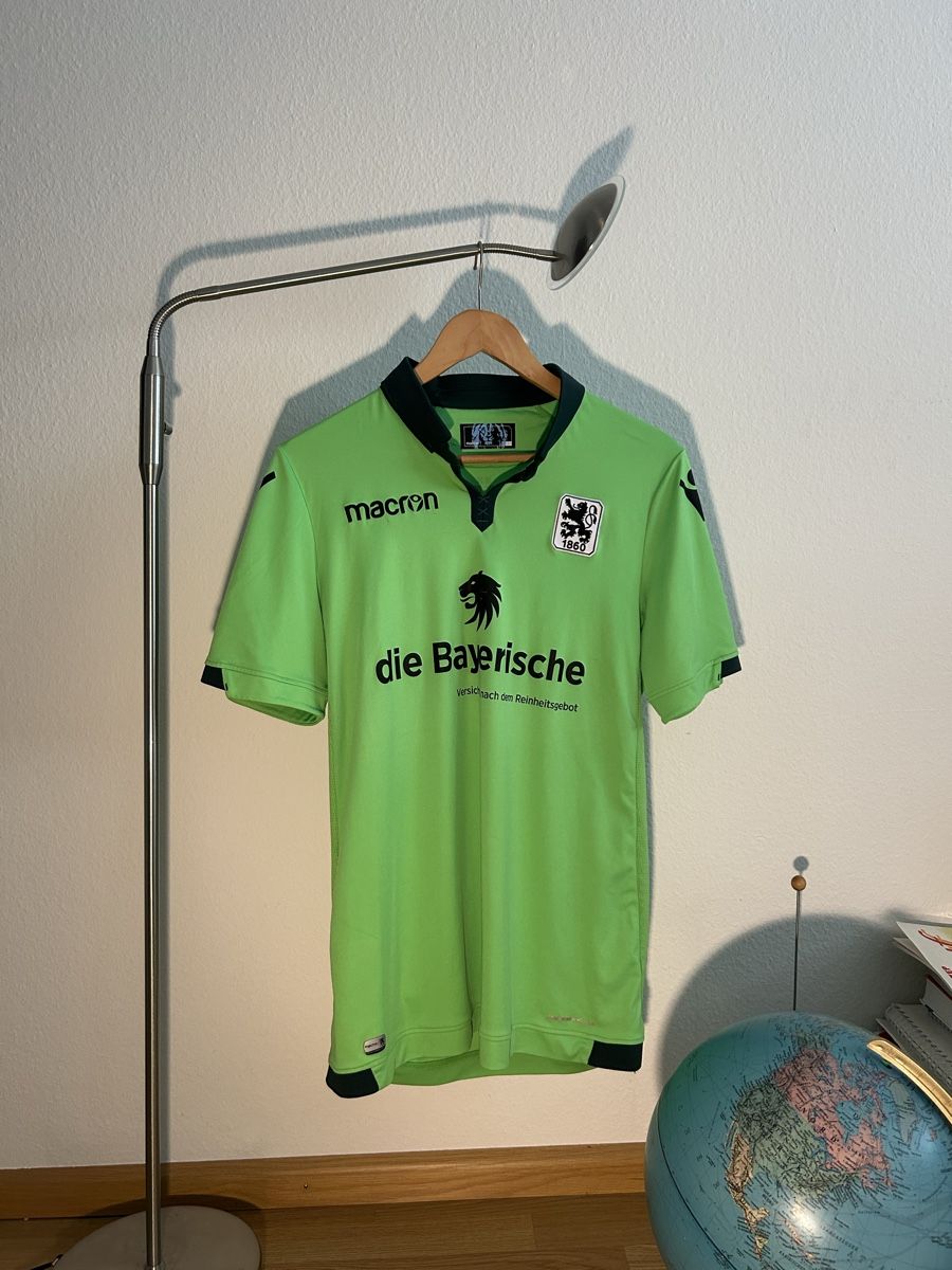 Leibchen & Hosen: Fussballtrikot 1860 München – Gebraucht aus Reinach BL von the_9lwh