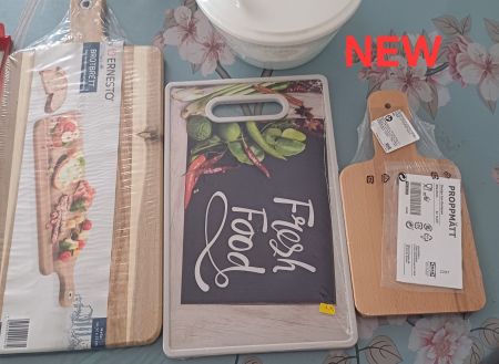 Set de couteaux avec planche à couper et essoreuse à salade