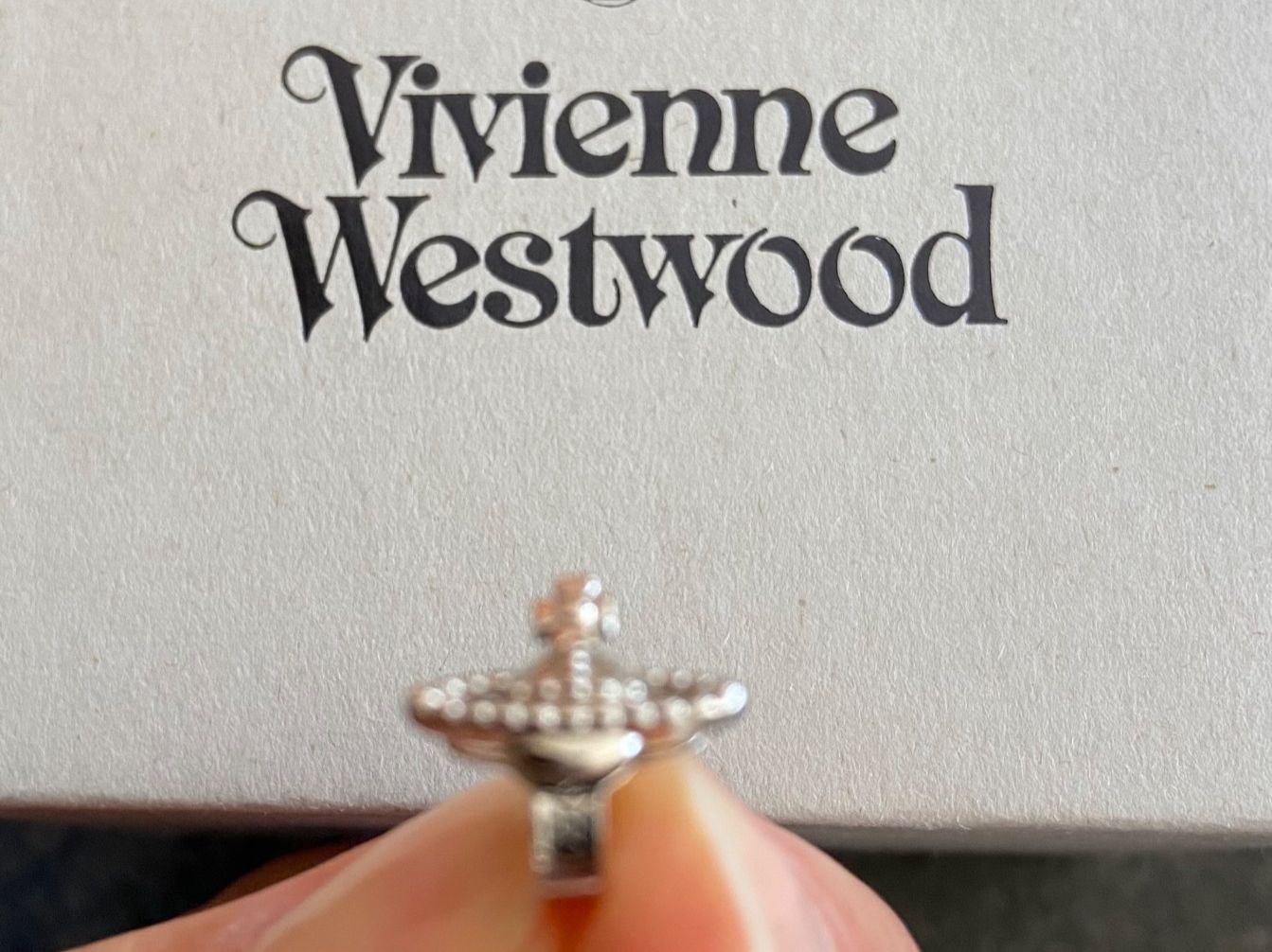 Boucles d'oreille: 2 neue Vivienne Westwood single studs – D'occasion à Murten par emma7007