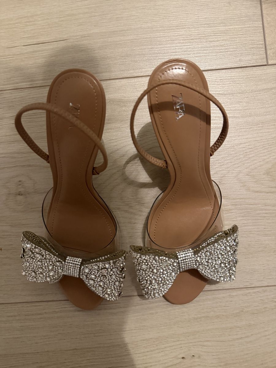 Zara Chaussures femmes: Absatzschuhe mit Schleife Zara – Neuf (Voir description) à Ossingen par els_9s6h