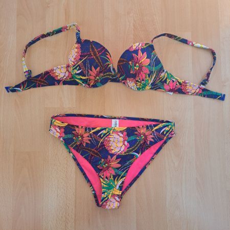 Bikini Gr. 85B bunt tropisch bedruckt Top Zustand Sommer!