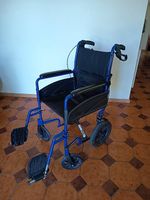 A VENDRE moyens auxiliaires pour personne à mobilité réduite